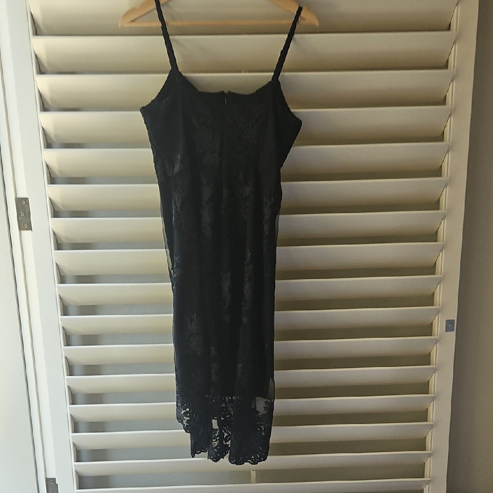 GUESS Elegant Black Lace Dress - Picture 3 of 5